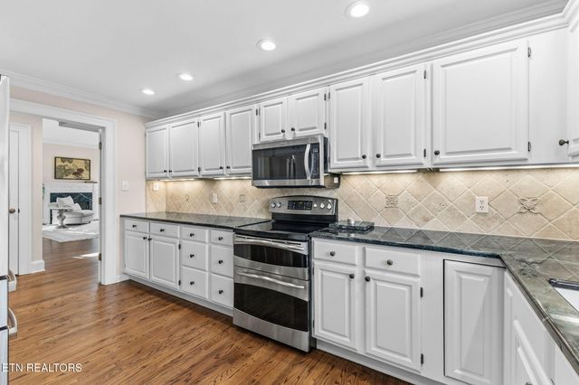 916 Highland Point Drive, Knoxville, TN 37919