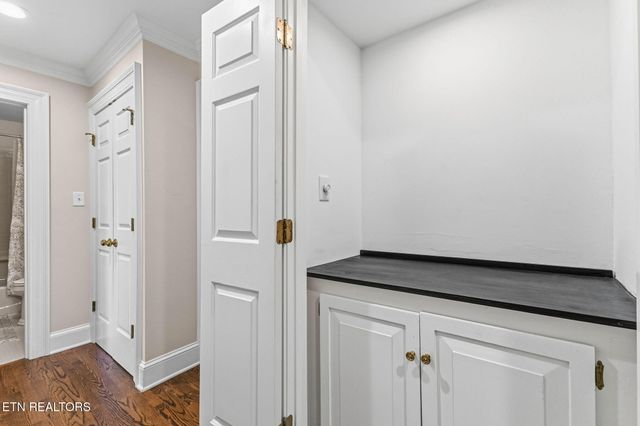 916 Highland Point Drive, Knoxville, TN 37919