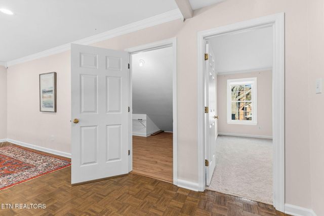 916 Highland Point Drive, Knoxville, TN 37919