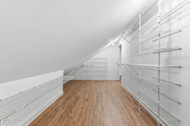 916 Highland Point Drive, Knoxville, TN 37919