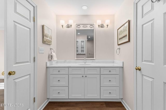 916 Highland Point Drive, Knoxville, TN 37919