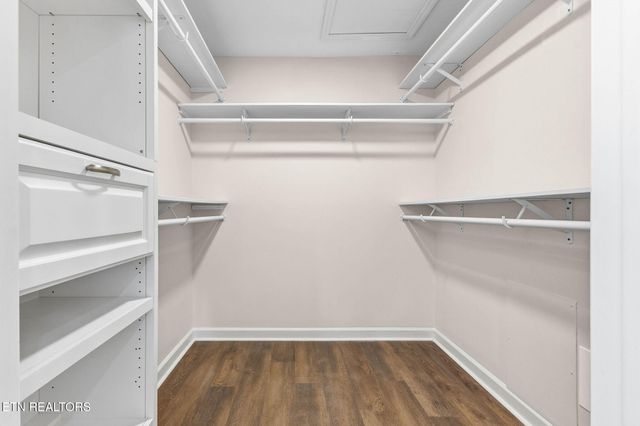 916 Highland Point Drive, Knoxville, TN 37919