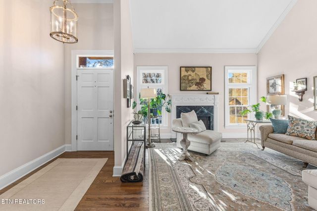 916 Highland Point Drive, Knoxville, TN 37919