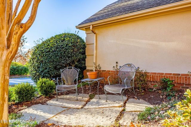 916 Highland Point Drive, Knoxville, TN 37919