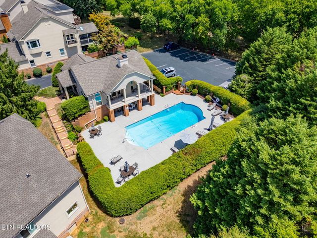 916 Highland Point Drive, Knoxville, TN 37919