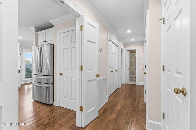 916 Highland Point Drive, Knoxville, TN 37919