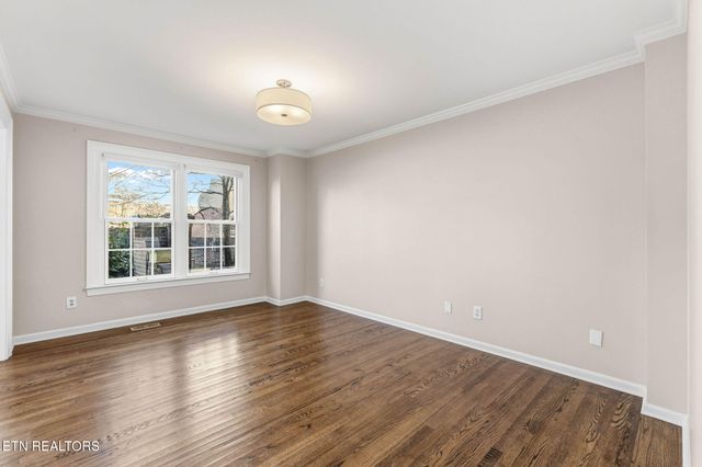 916 Highland Point Drive, Knoxville, TN 37919