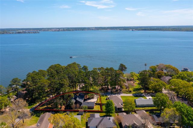 14520 Diamondhead N, Conroe, TX 77356