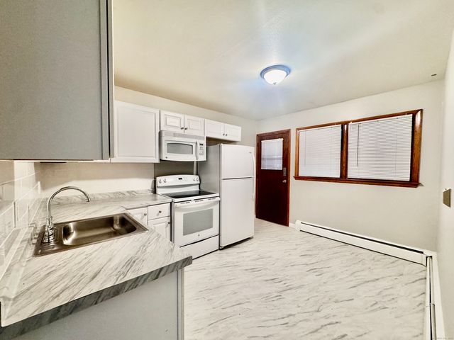 197 Potuccos Ring Road Apt 5, Wolcott, CT 06716