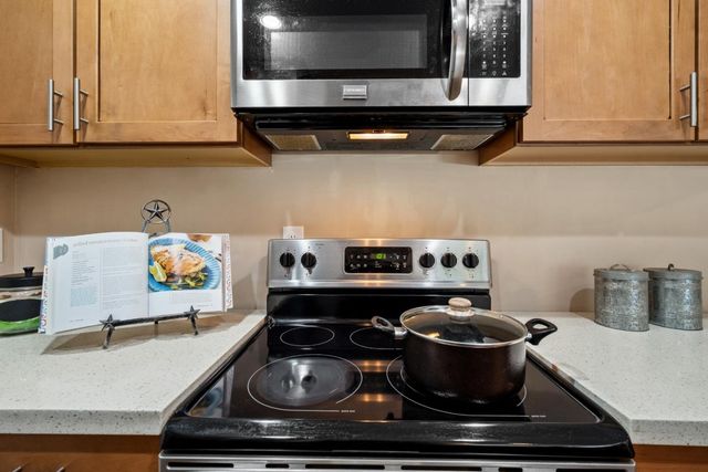 209 Boardwalk Avenue H, San Bruno, CA 94066
