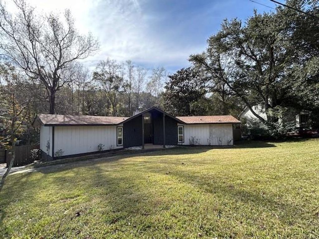 7671 Creekwood Drive, Mobile, AL 36695