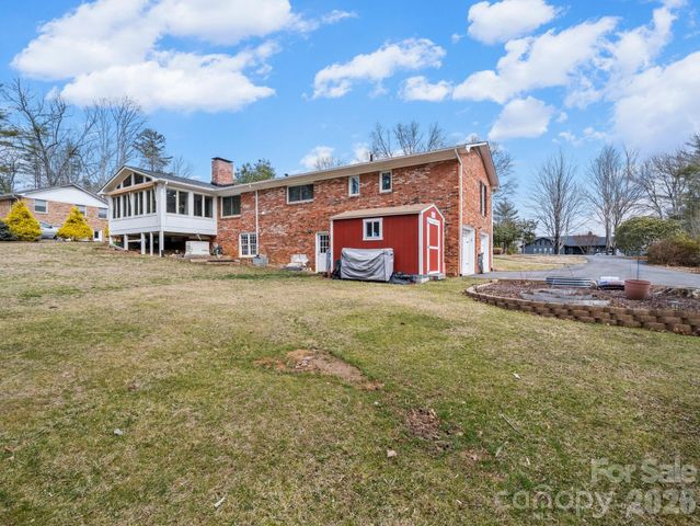 111 Hudson Drive, Hendersonville, NC 28739