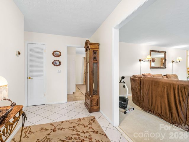 111 Hudson Drive, Hendersonville, NC 28739