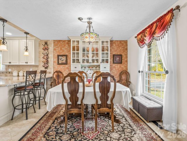 111 Hudson Drive, Hendersonville, NC 28739