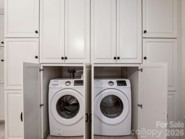 111 Hudson Drive, Hendersonville, NC 28739