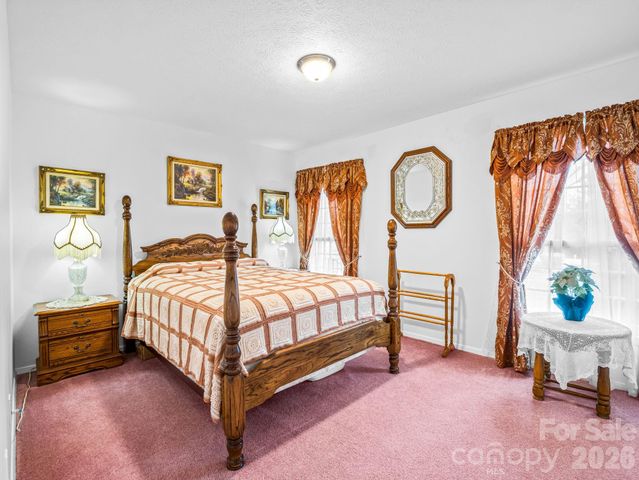 111 Hudson Drive, Hendersonville, NC 28739