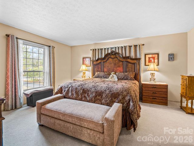 111 Hudson Drive, Hendersonville, NC 28739