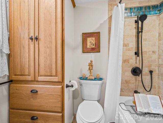 111 Hudson Drive, Hendersonville, NC 28739