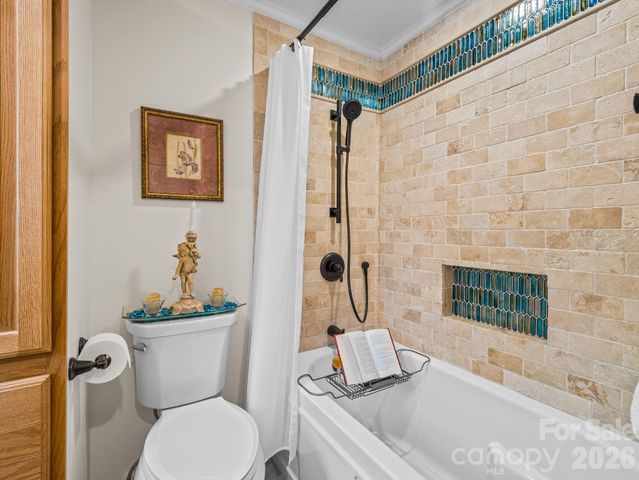 111 Hudson Drive, Hendersonville, NC 28739