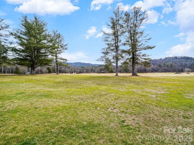 111 Hudson Drive, Hendersonville, NC 28739