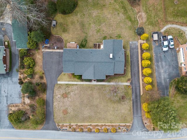 111 Hudson Drive, Hendersonville, NC 28739