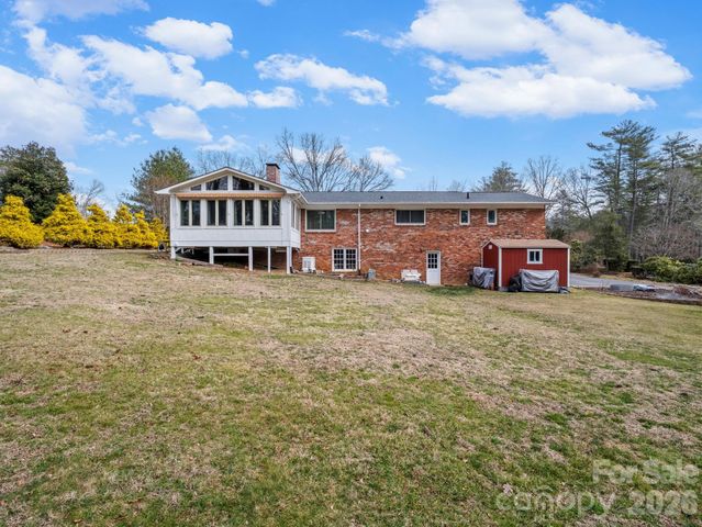 111 Hudson Drive, Hendersonville, NC 28739
