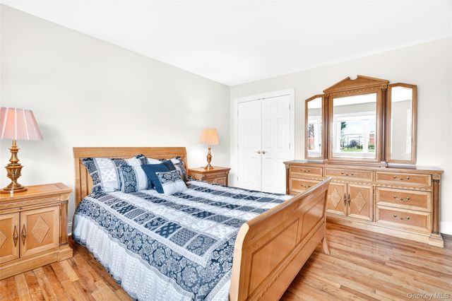 225 N Middletown Road J, Pearl River, NY 10965