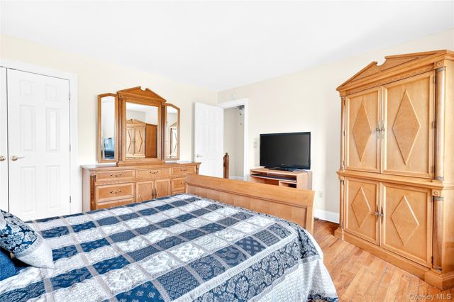 225 N Middletown Road J, Pearl River, NY 10965