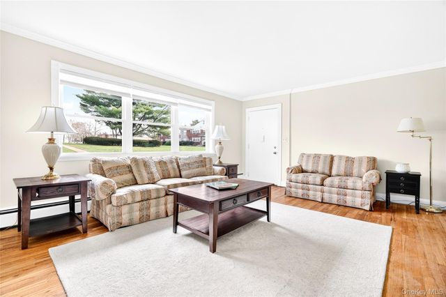 225 N Middletown Road J, Pearl River, NY 10965