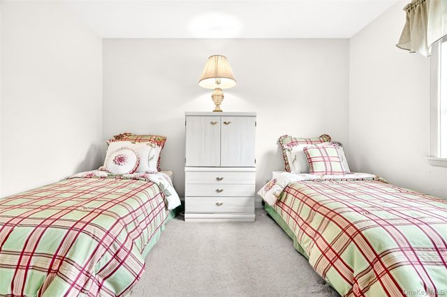 225 N Middletown Road J, Pearl River, NY 10965