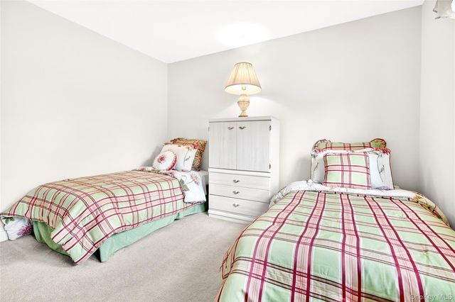225 N Middletown Road J, Pearl River, NY 10965