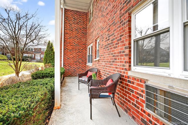 225 N Middletown Road J, Pearl River, NY 10965