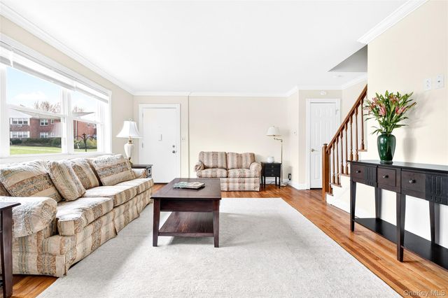 225 N Middletown Road J, Pearl River, NY 10965
