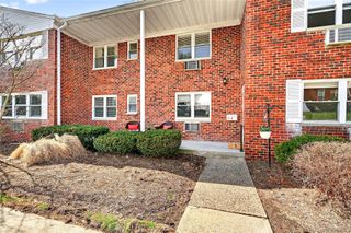 225 N Middletown Road J, Pearl River, NY 10965