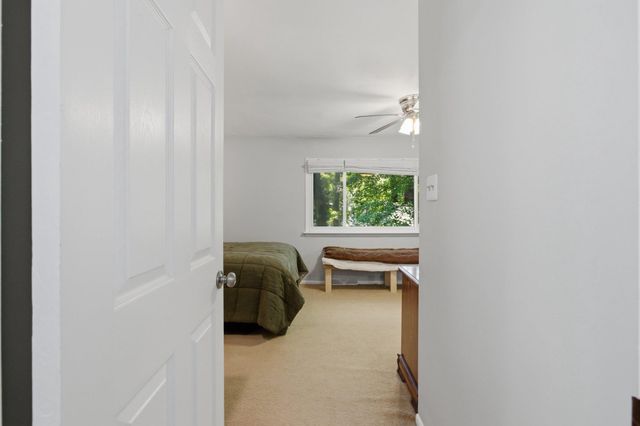 10 HELIOS CT, Newark, DE 19711