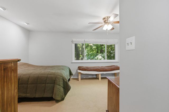 10 HELIOS CT, Newark, DE 19711