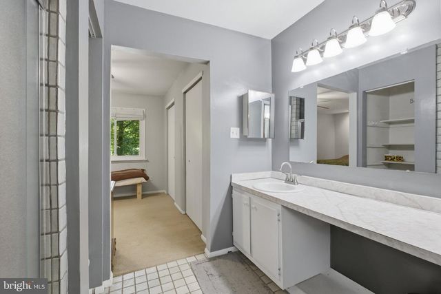 10 HELIOS CT, Newark, DE 19711