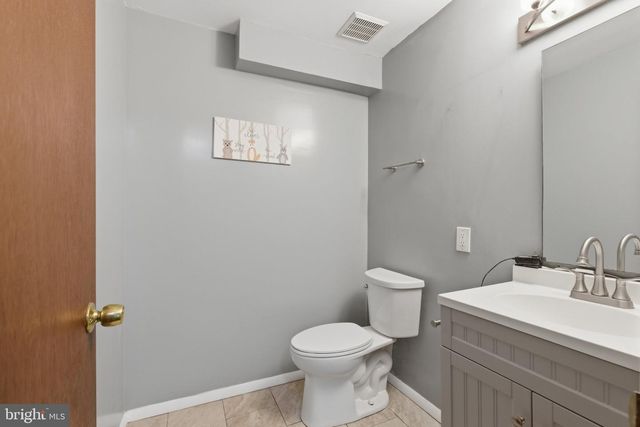 10 HELIOS CT, Newark, DE 19711