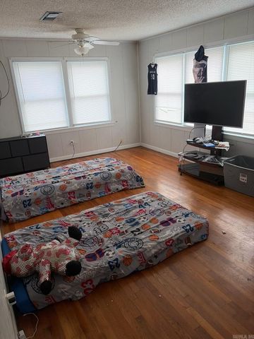 3 S Richard Drive, Pine Bluff, AR 71602