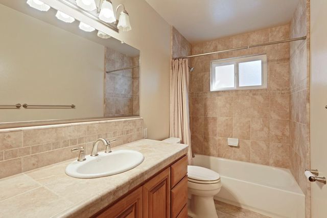 1162 Orangewood Dr, Lodi, CA 95240