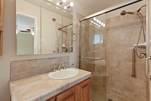 1162 Orangewood Dr, Lodi, CA 95240