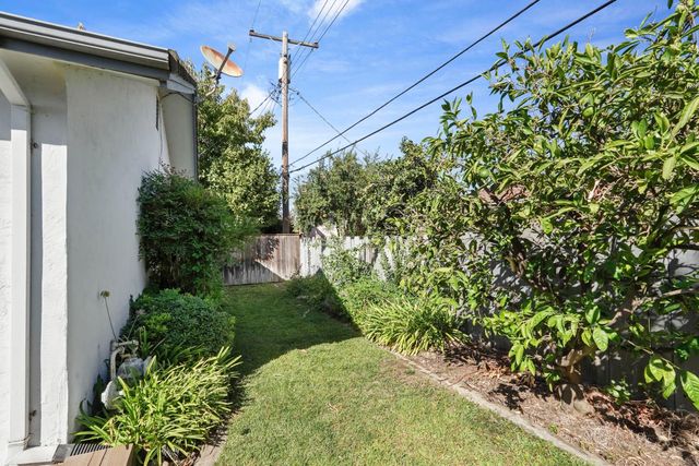 1162 Orangewood Dr, Lodi, CA 95240