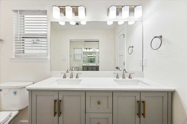 903 E 37th Street, Houston, TX 77022