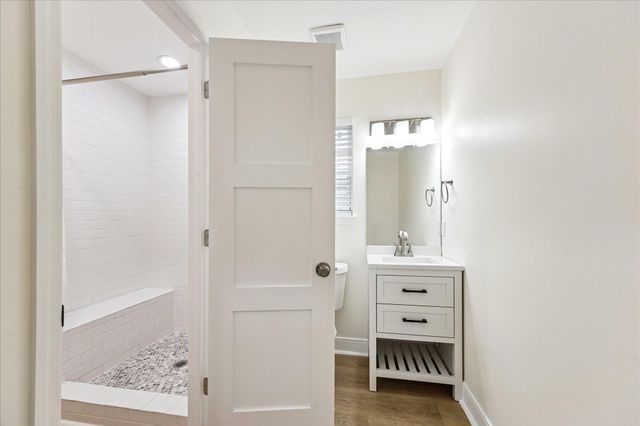 903 E 37th Street, Houston, TX 77022