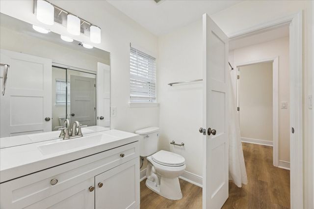 903 E 37th Street, Houston, TX 77022