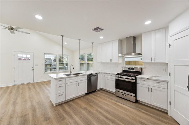 903 E 37th Street, Houston, TX 77022