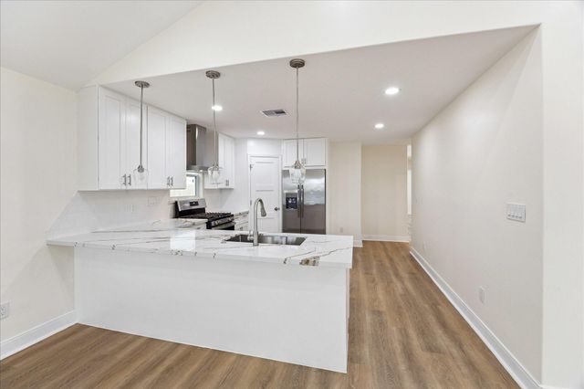 903 E 37th Street, Houston, TX 77022