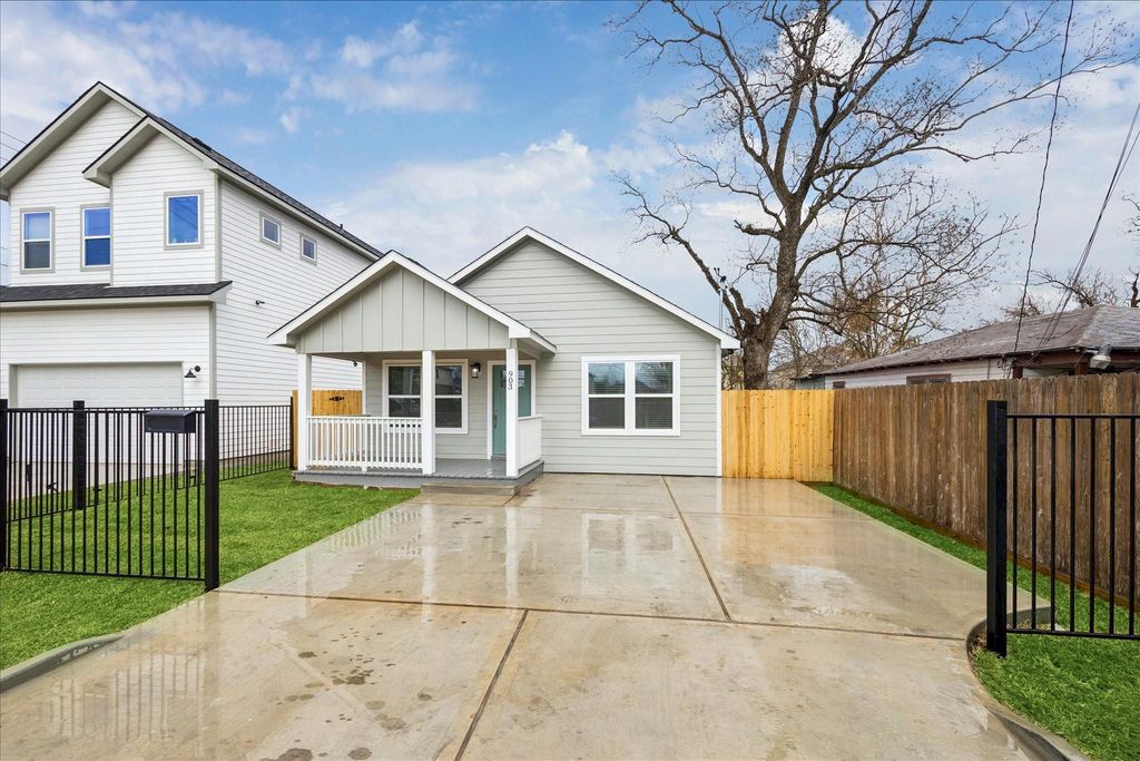 903 E 37th Street, Houston, TX 77022