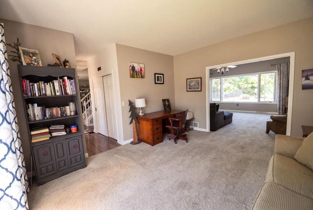412 E Grant STREET, Elkhorn, WI 53121