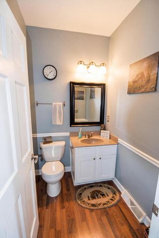 412 E Grant STREET, Elkhorn, WI 53121